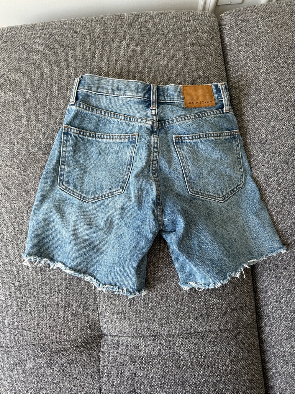 Aritzia denim forum yoko high rise thigh shorts - Picture 2 of 6